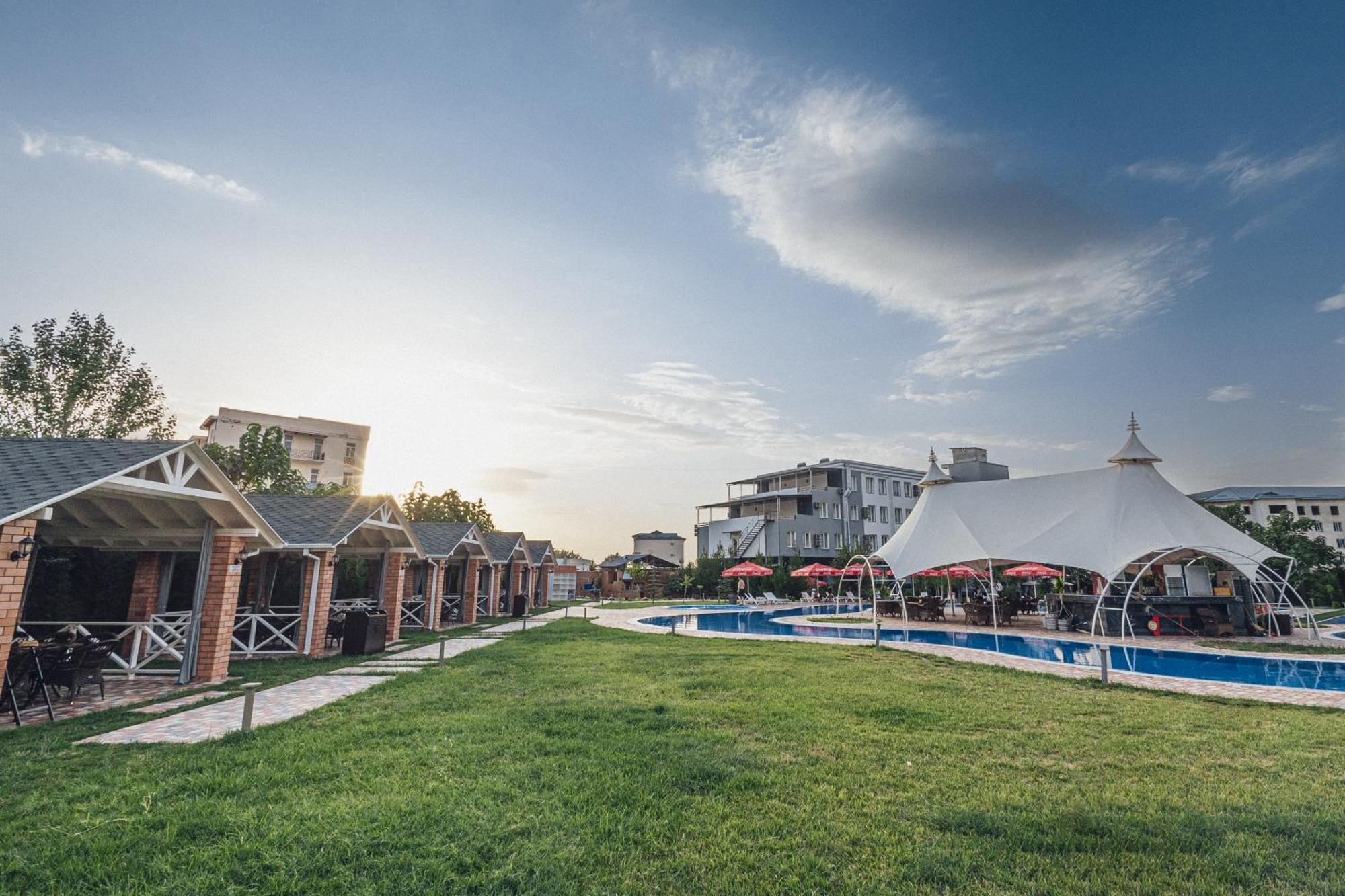 Grand Fergana Hotel Ngoại thất bức ảnh
